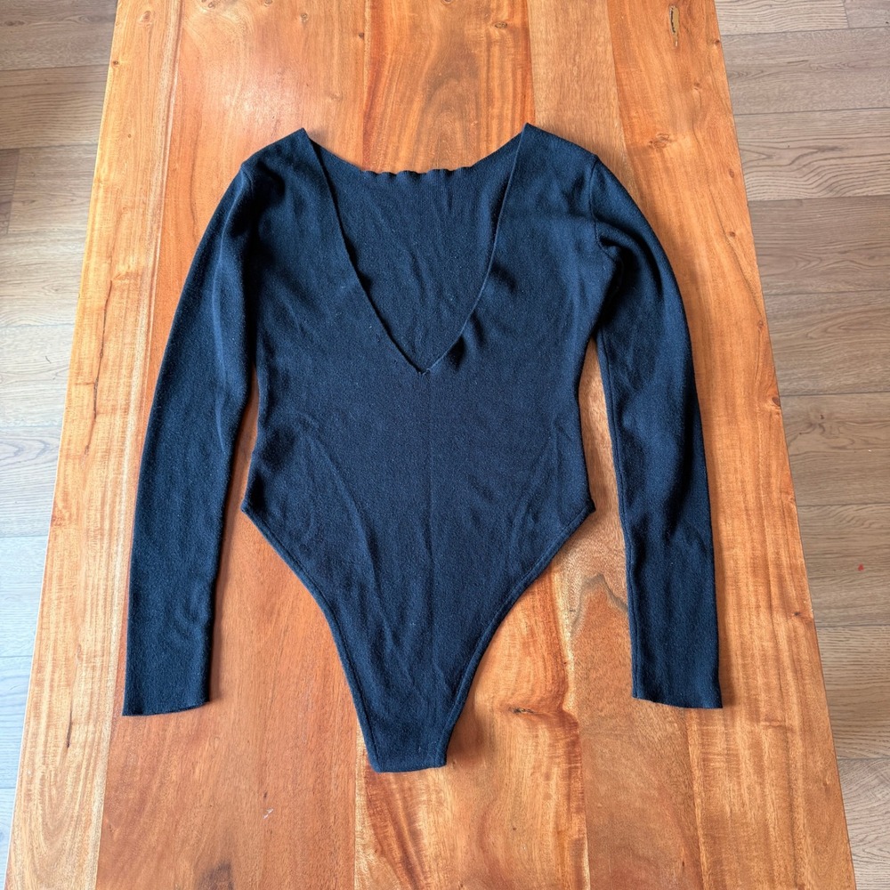 Nasty Gal Women's Black Backless Long Sleeve Light Sweater‎ Bodysuit Size 8 - Picture 2 of 4